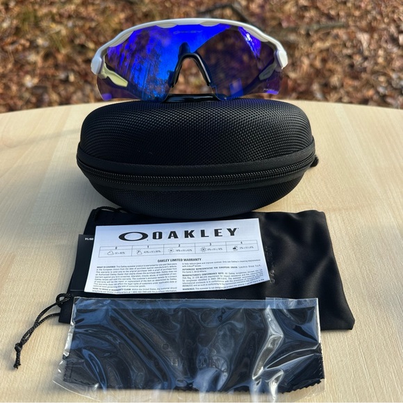 BRAND NEW IN BOX! OAKLEY sunglasses for men in case +extra PRIZM lenses RADAR EV - Picture 3 of 10